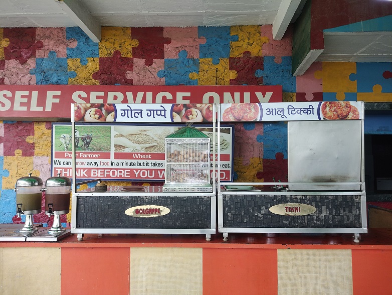 purani-dilli-special-chat-counter
